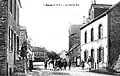 Goven : la Grande Rue au début du XXe&nbsp;siècle (carte postale J. Sorel).