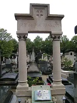 Sépulture de Maupassant.