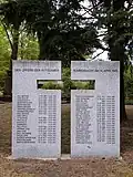 Tombes des victimes de l'attentat de Potsdam nuit au cimetière Goethestrasse à Potsdam-Babelsberg