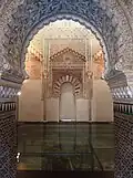 La salle de prière de l'époque nasride avec mihrab