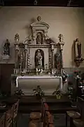 Autel et retable sud.