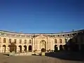 La Grande &nbsp;Écurie, le manège dans la Grande Cour.