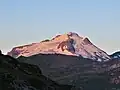 La Grande Motte au lever du soleil depuis le barrage du Saut.