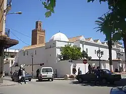 Angle de la Grande Mosquée vue de la place Mohamed-Khemisti.