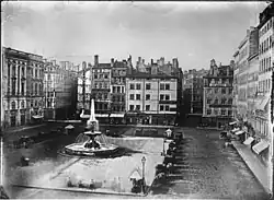 L'emplacement de la fontaine avant son installation.