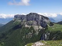 Vue du Granier depuis le sommet du Pinet au sud.