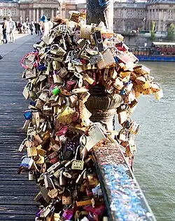 Grappe de cadenas en mai 2014.