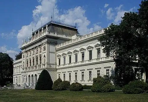 Le hall d’accueil de l’université de Graz.