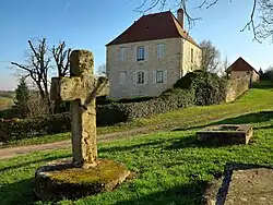 La croix Denis.