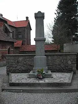 Le monument aux morts.