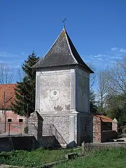 Le pigeonnier.