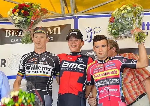 Podium de l'édition 2015 du Circuit Het Nieuwsblad espoirs : Dimitri Claeys (2e), Floris Gerts (1er) et Gianni Vermeersch (3e).