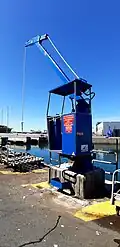 Grue de déchargement acquise par le port en 2024.