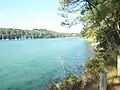 La Laïta vue des environs du port de Guidel-Plage (vue vers l'amont : à droite la rive côté Guidel ; à gauche la rive côté Clohars-Carnoët).