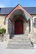 Vue extérieure : le porche.