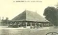Guipry ː les halles du port, construites au XVIIe&nbsp;siècle, au début du XXe&nbsp;siècle (carte postale Lacroix).