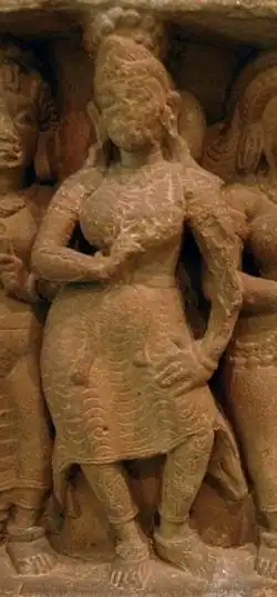Forme ancienne de Churidar porté pendant la période Gupta, IIIe siècle environ.