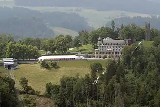 Vue aérienne de l'extrémité occidentale de la colline du Gurten depuis le nord.