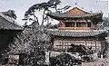 Gyeonghungak était un bâtiment attenant à deux étages de la salle Daejojeon du palais de Changdeokgung. La première histoire était Gyeonghungak et la deuxième histoire était Jinggwangru.