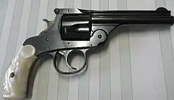 Modèle à brisure précoce avec poignées perlées d'usine.