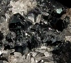Hématite (Spécularite) - Île d'Elbe, Italie (vue 4 cm)