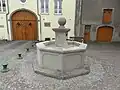 Fontaine hexagonale, Place de la Libération.