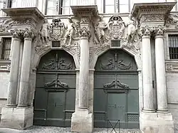 Hôtel de Clary : portails.