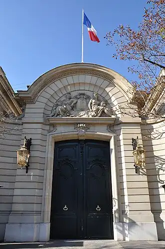 Nos 7-23 : hôtel de Marigny.