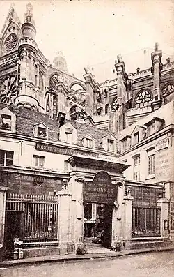 Hôtel de Royaumont au début du XXe&nbsp;siècle (avant sa destruction et reconstruction de 1950).