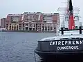 2008 - L'Hôtel de la Communauté urbaine de Dunkerque en arrière-plan de L'Entreprenant