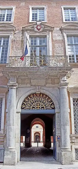 Porche de l'hôtel Saint-Jean.