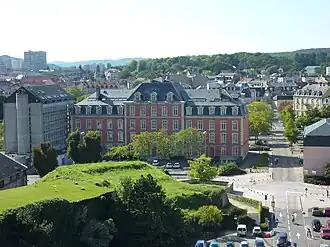 photographie montrant l'hôtel du département, siège du Conseil départemental du Territoire de Belfort, vu de face (façade arrière)