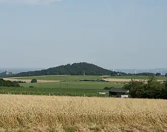 La colline 400.