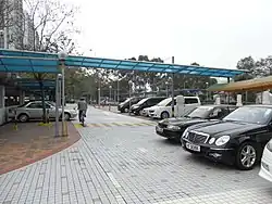 Parking extérieur.