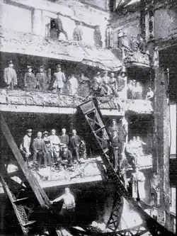 Membres de l’Opéra de Lübeck dans le théâtre