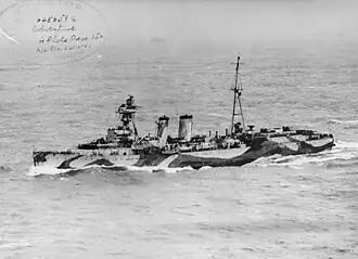 Le mouilleur de mines britannique HMS&nbsp;Adventure pendant la Seconde Guerre mondiale.