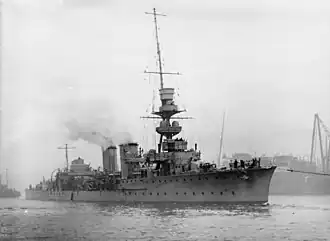 illustration de HMS Centaur (1916)