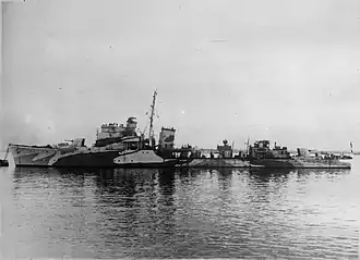 illustration de HMS Cotswold (L54)