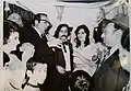 Mariés et officiant sous la houppa, Téhéran (Iran), 1975