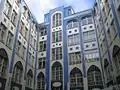 Première cour, côté est