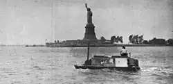 New York en 1948 : Ford GPA utilisé par Ben Carlin lors du premier tour du monde en véhicule amphibie.
