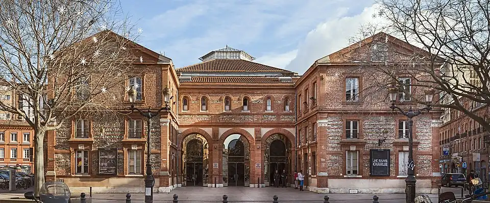 La façade de la Halle aux grains.