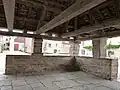 Vue partielle de l'intérieur de la halle de Beauregard.