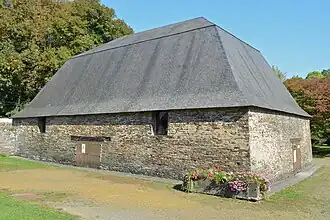 Halle neuve