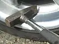 Marteau de serrurier modèle allemand, avec manche en tube d'acier recouvert de bakélite