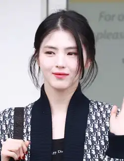 Description de l'image Han Sohee at Incheon Airport, January 22, 2025.png.