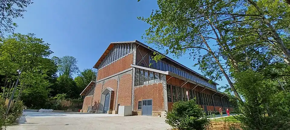 Hangar Y restauré.