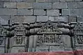 Sculptures d'une des niches.