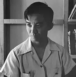Sacramento en Californie. Harvey Akio Itano, diplômé de l'université de Californie en 1942, qui a obtenu son Bachelor of Science avec le meilleur dossier universitaire de tous les candidats. Il a été choisi par la faculté comme médaillé universitaire de 1942. Il n'a pas pu assister aux exercices de début d'année universitaire car l'évacuation de tous les résidents d'ascendance japonaise avait été ordonnée. 20 mai 1942.