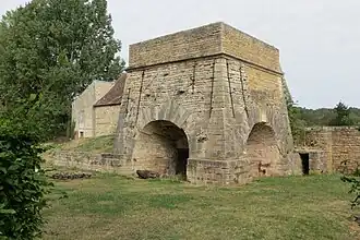 Le haut-fourneau.